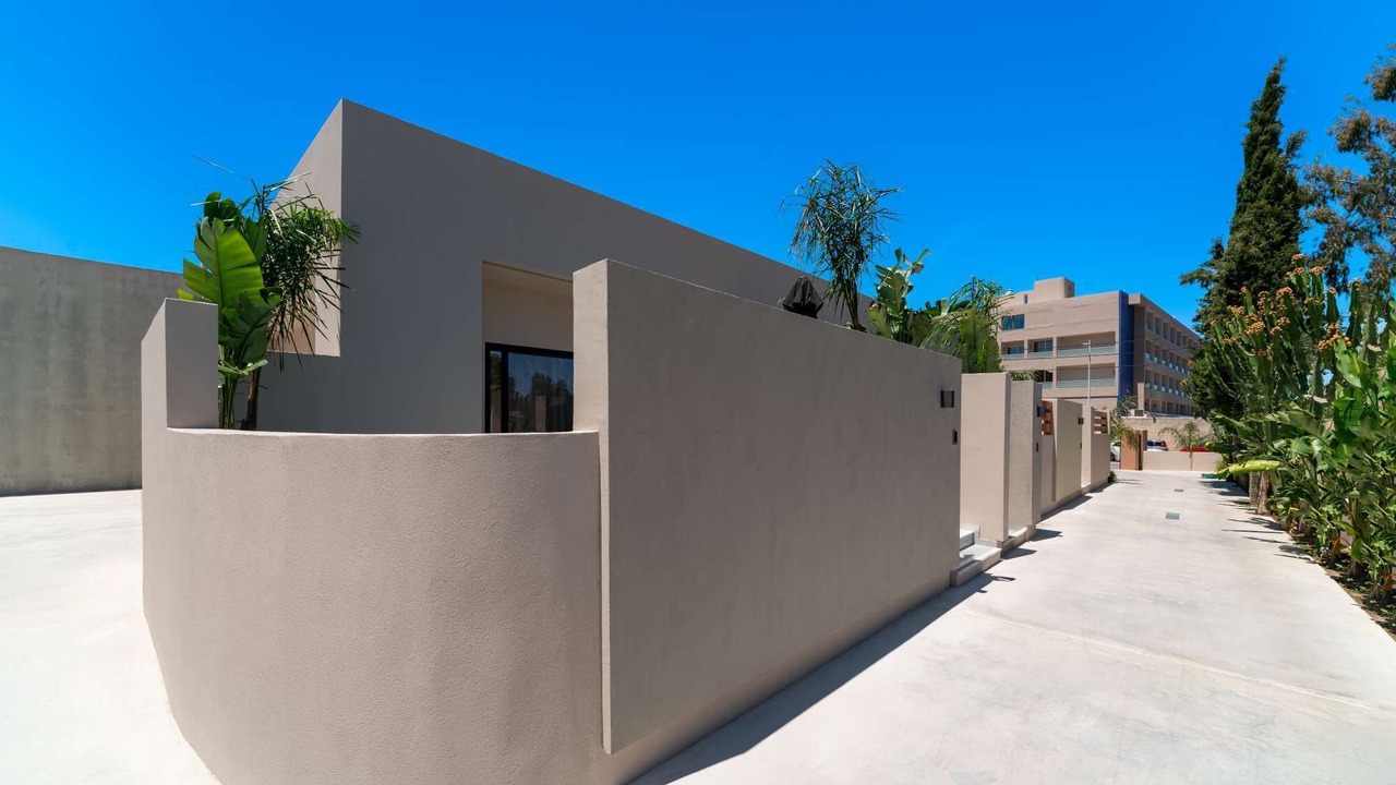 Photo of Outdoor in Ixia
