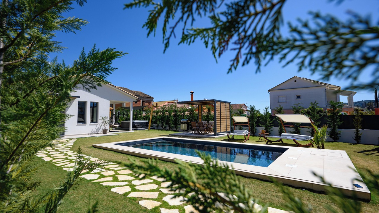 Photo of Outdoor in Petriti