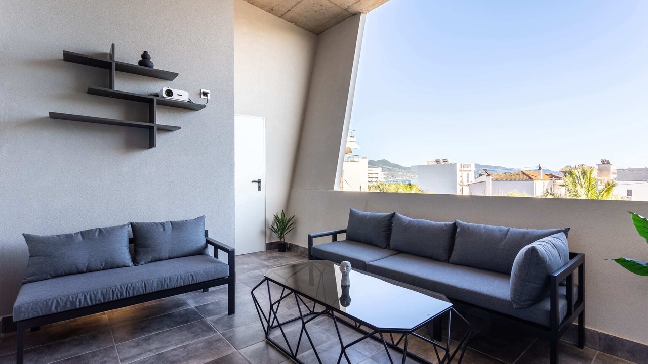 Photo of Patio Balcony in Anatolikos Sinikismos