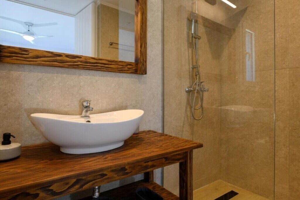 Photo of Bathroom in Petriti
