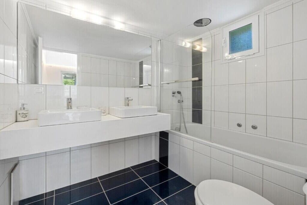 Photo of Bathroom in Petriti