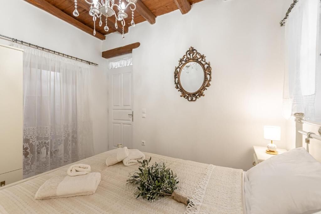Photo of Bedroom in Milopotas