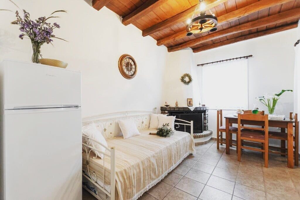 Photo of Livingroom in Milopotas