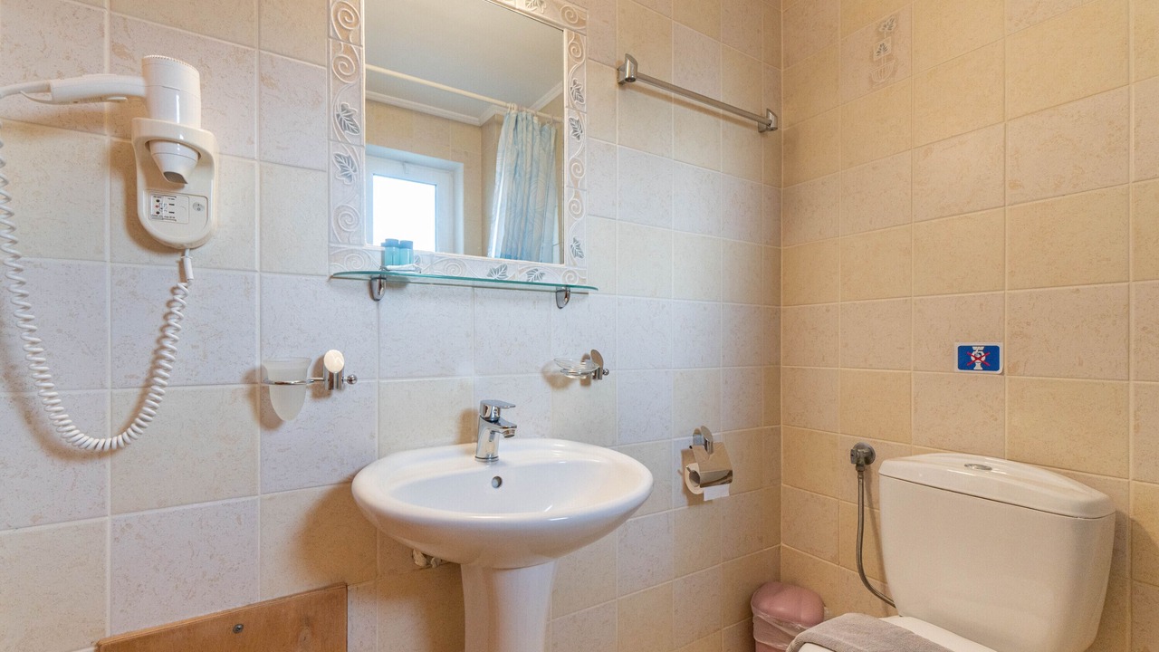 Photo of Bathroom in Agios Stefanos Avliotes