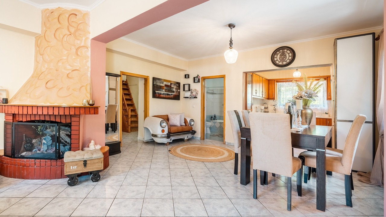 Photo of Livingroom in Salakos