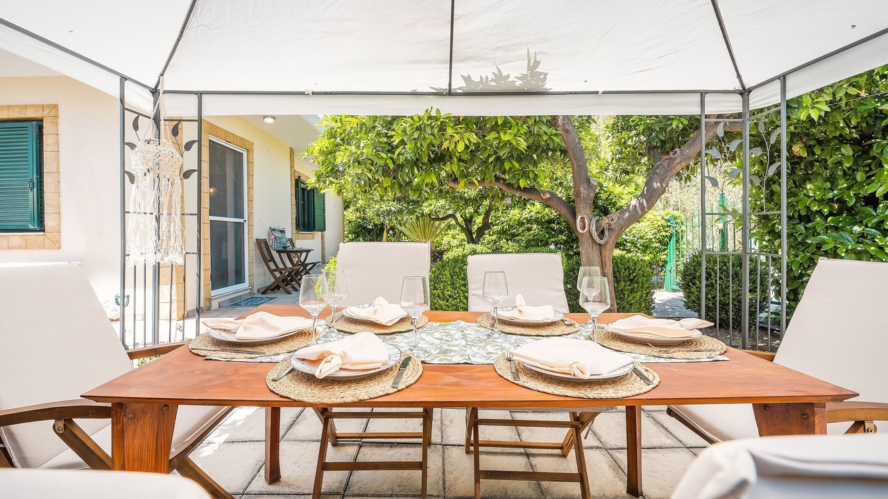 Photo of Outdoor in Salakos