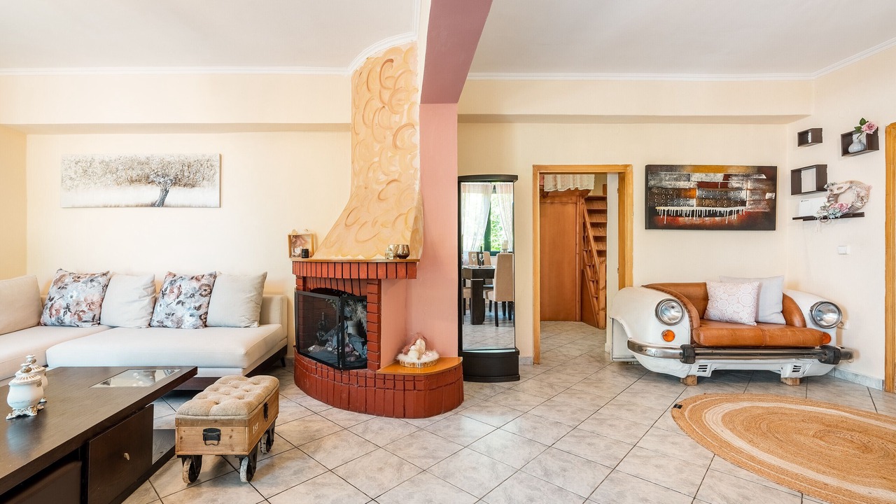 Photo of Livingroom in Salakos