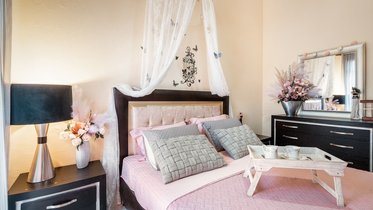 Photo of Bedroom in Salakos