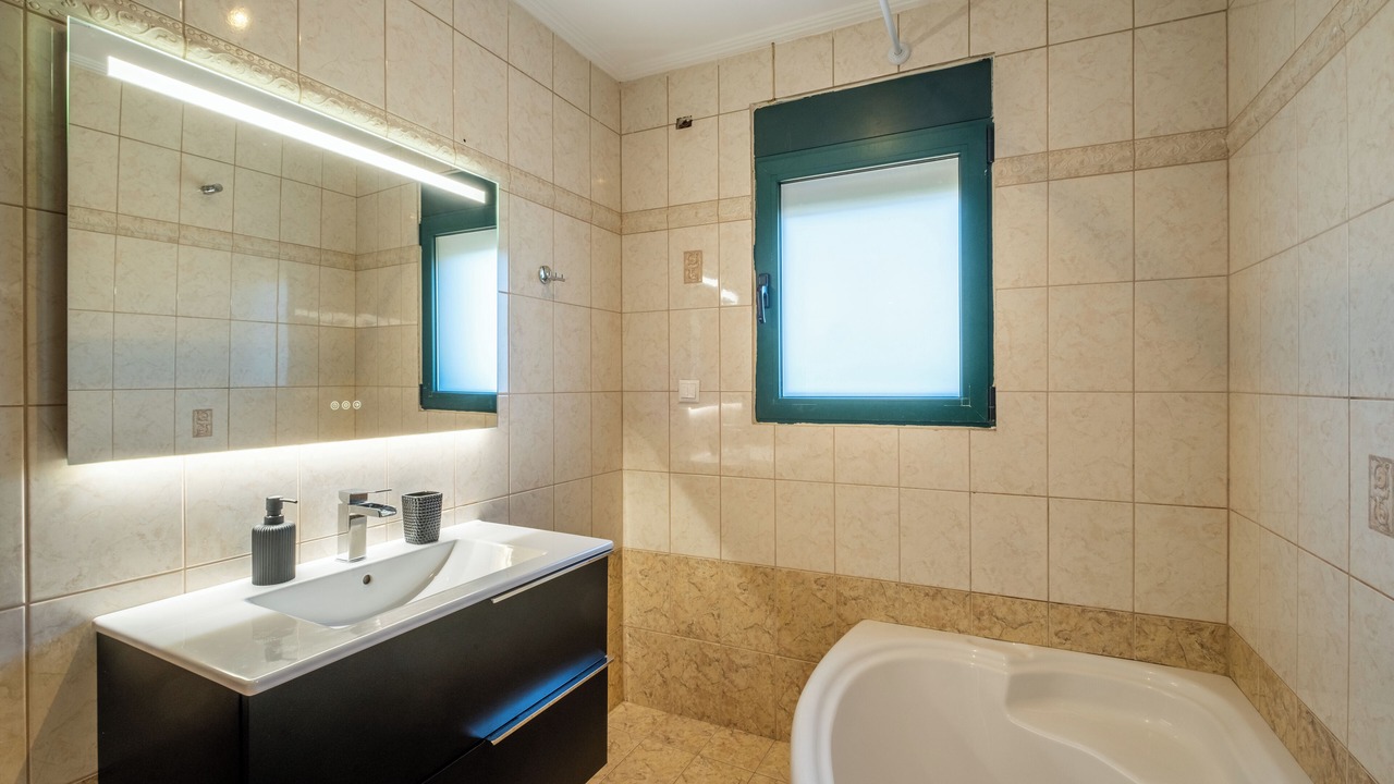 Photo of Bathroom in Kropia