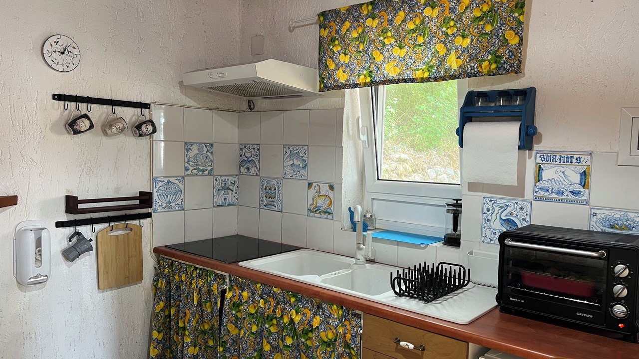 Photo of Kitchen in Petaleia