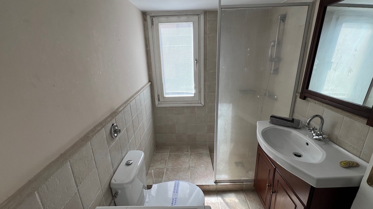 Photo of Bathroom in Alimos
