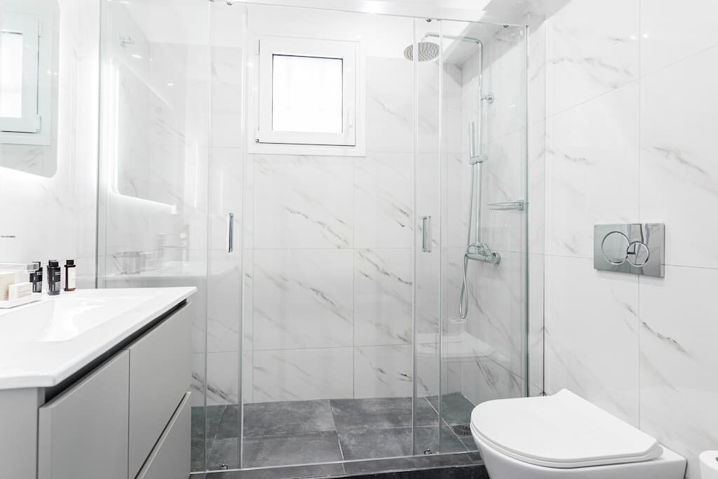 Photo of Bathroom in Alimos
