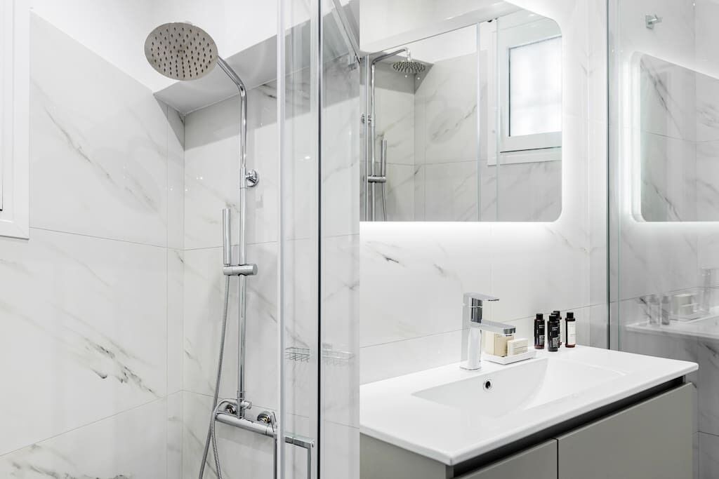 Photo of Bathroom in Alimos
