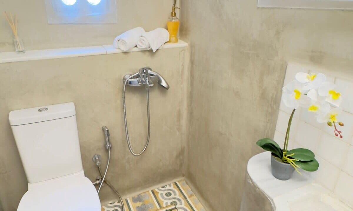 Photo of Bathroom in Tourlos