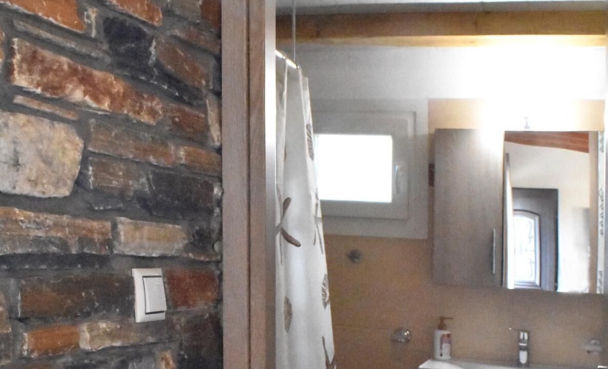 Photo of Bathroom in Ovrios