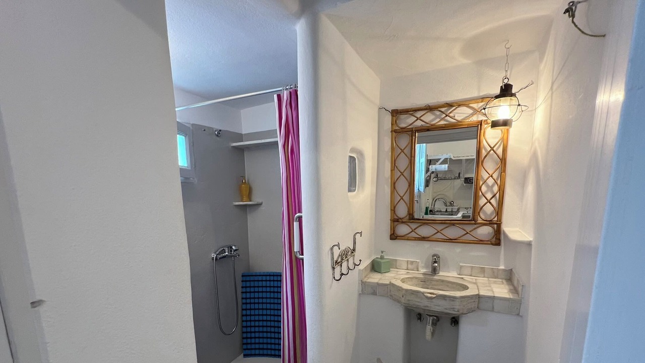 Photo of Bathroom in Tourlos