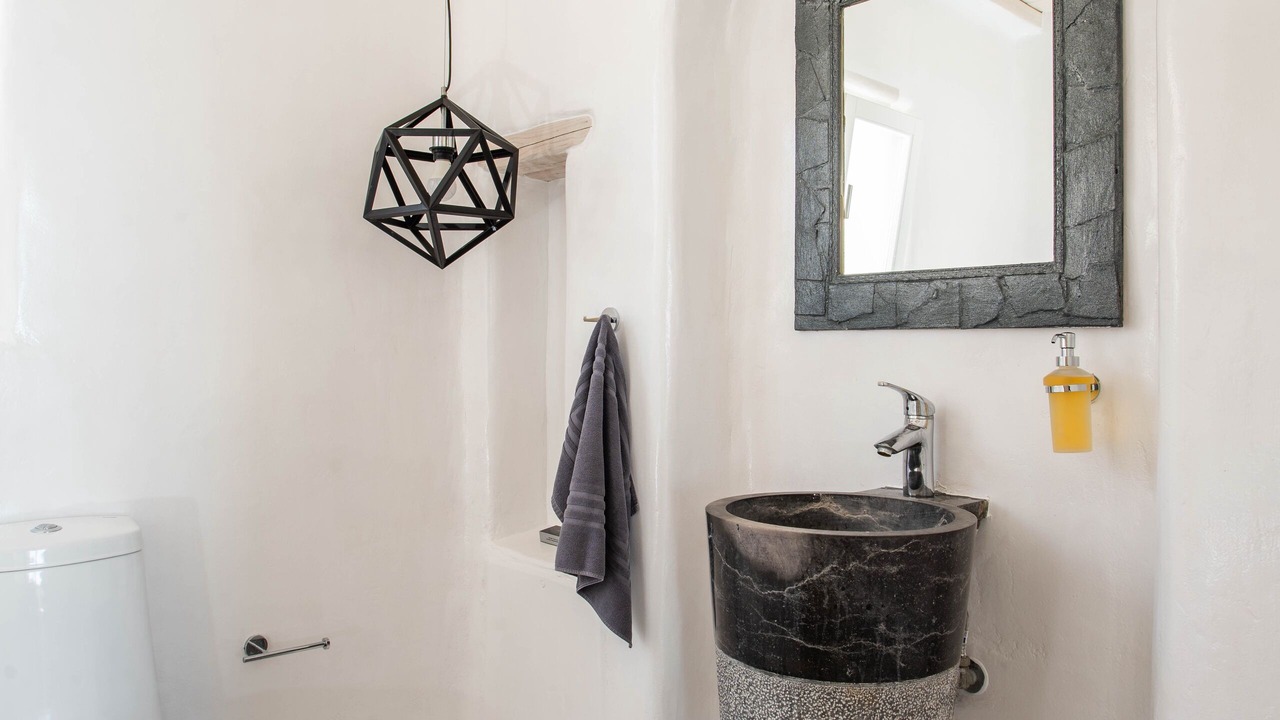 Photo of Bathroom in Tourlos