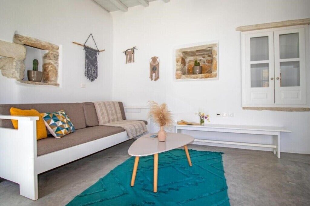 Photo of Livingroom in Aperathos