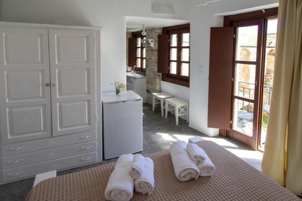 Photo of Bedroom in Aperathos