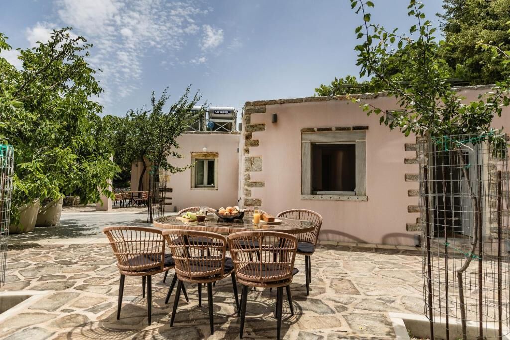 Photo of Outdoor in Aperathos