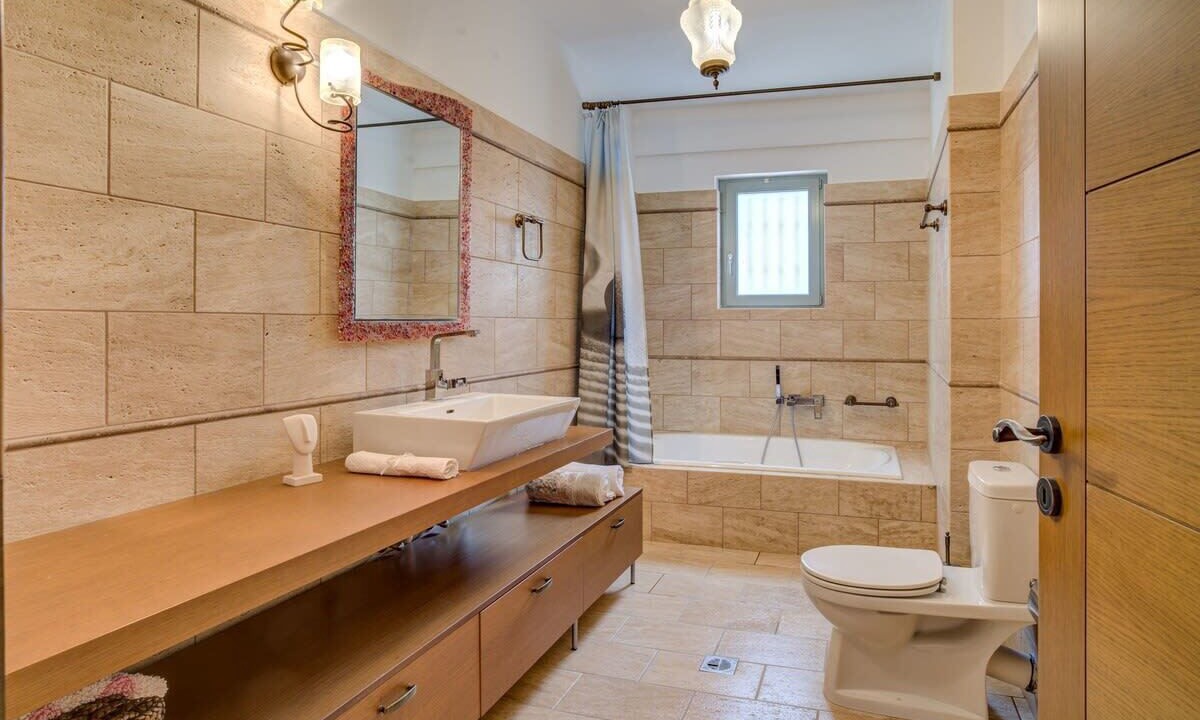 Photo of Bathroom in Troizinia