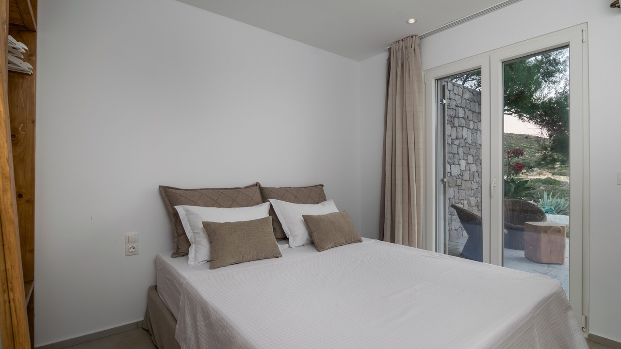 Photo of Bedroom in Milos