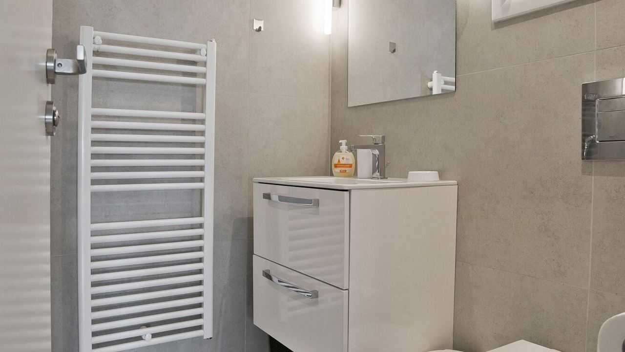 Photo of Bathroom in Alimos