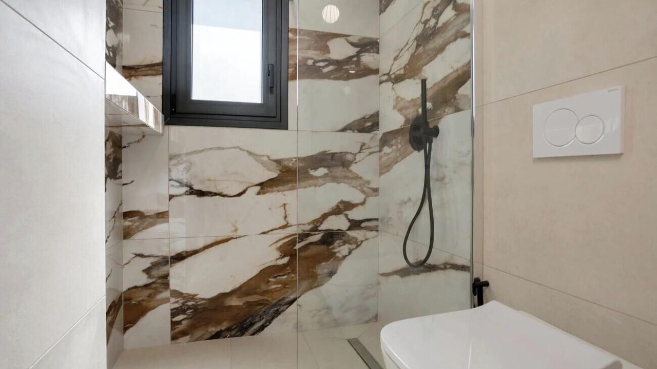 Photo of Bathroom in Alikanas