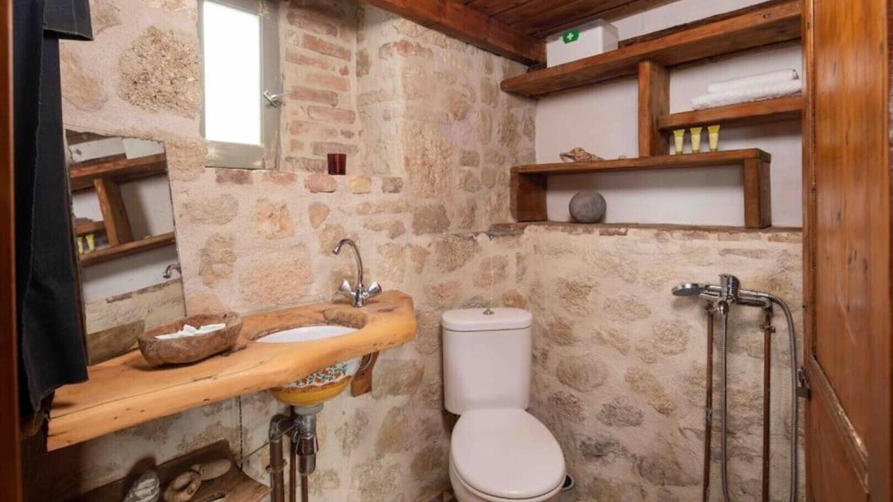 Photo of Bathroom in Skala