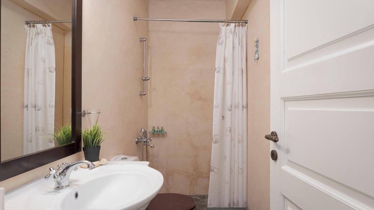 Photo of Bathroom in Koundouros
