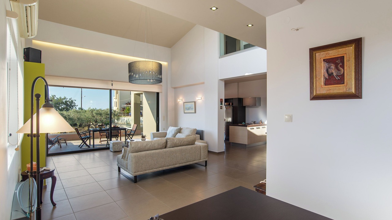 Photo of Livingroom in Makrys Tichos