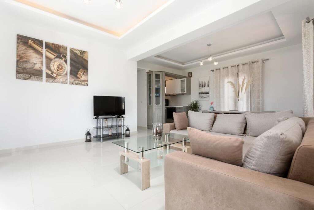 Photo of Livingroom in Elation