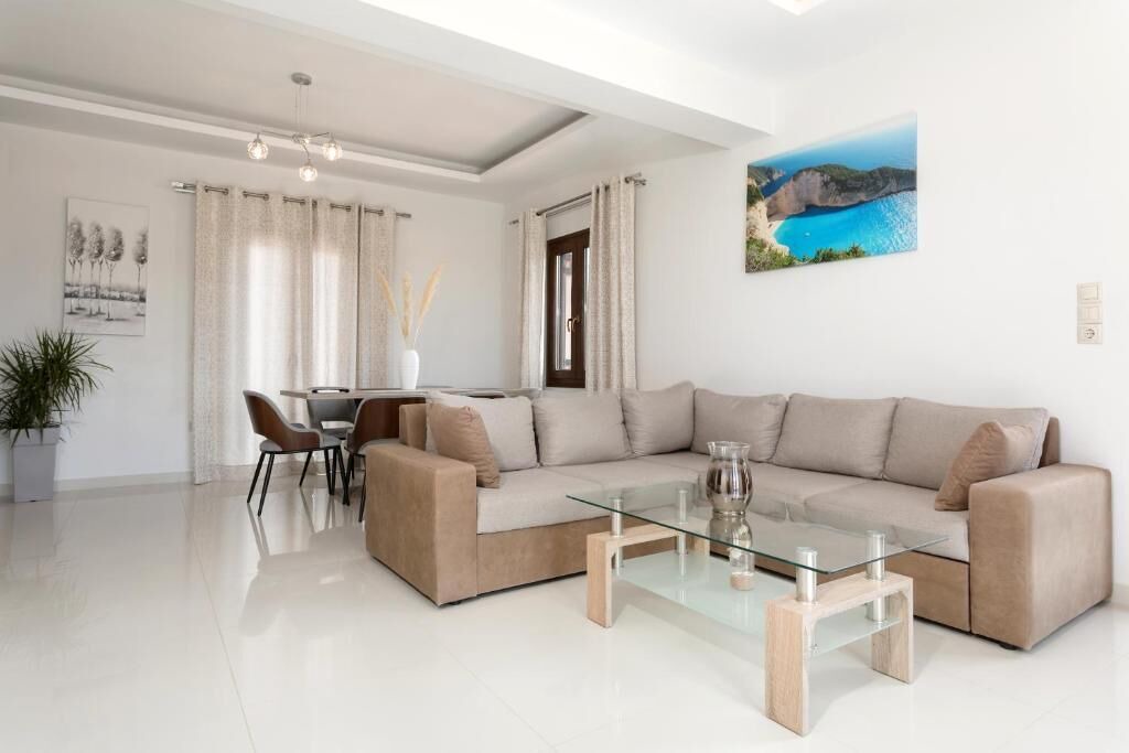 Photo of Livingroom in Elation