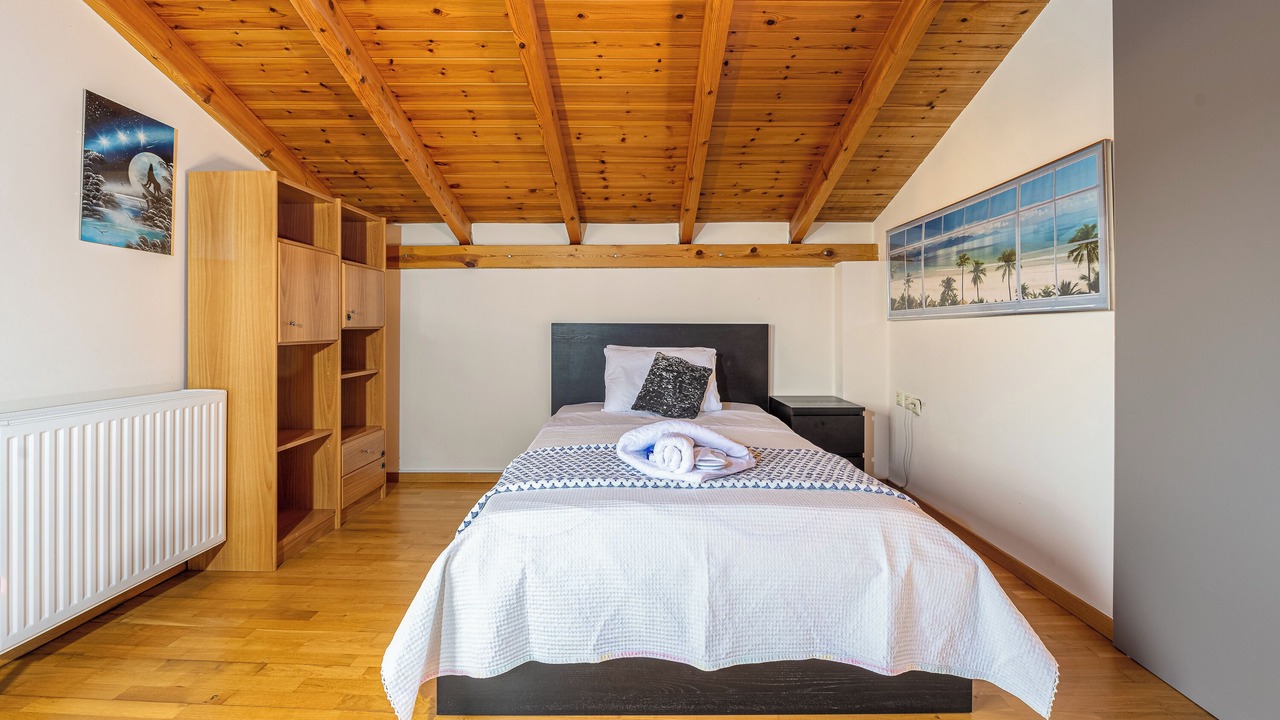 Photo of Bedroom in Vari
