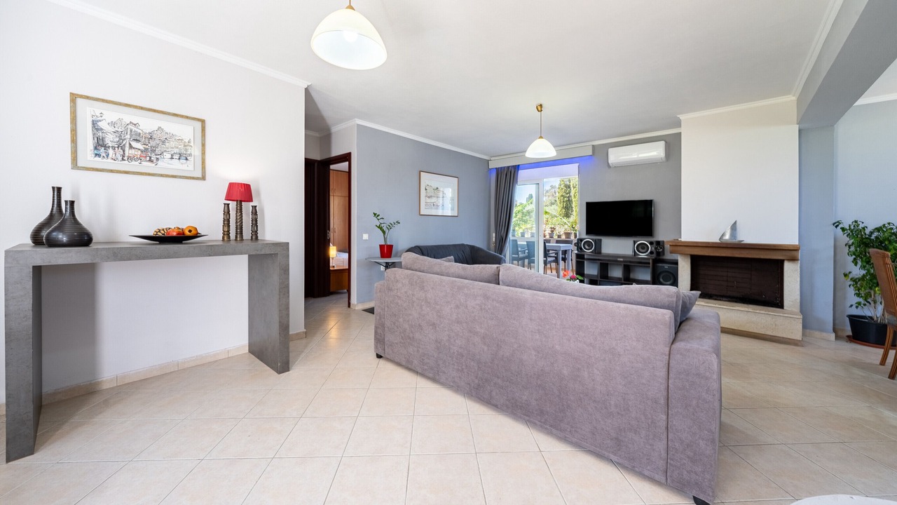 Photo of Livingroom in Molos