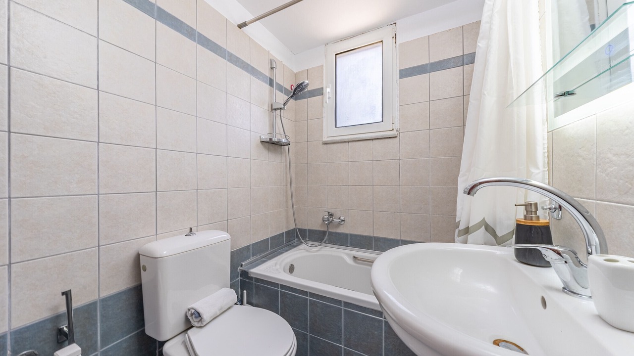 Photo of Bathroom in Molos