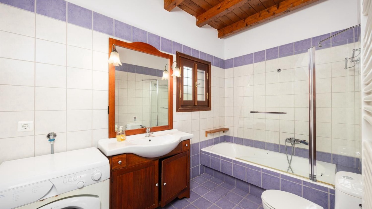 Photo of Bathroom in Prines