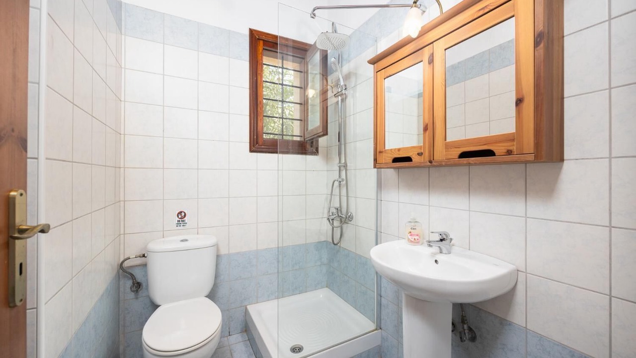 Photo of Bathroom in Prines