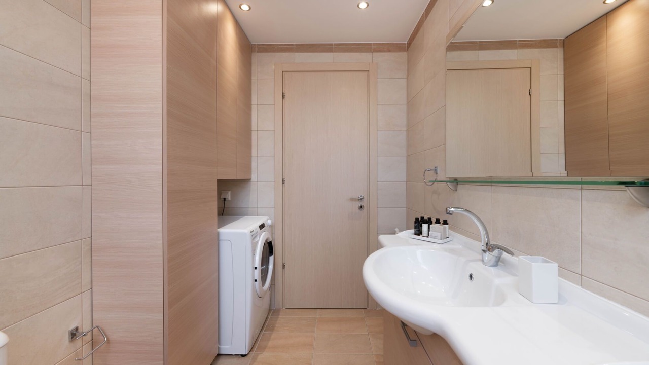 Photo of Bathroom in Marousi
