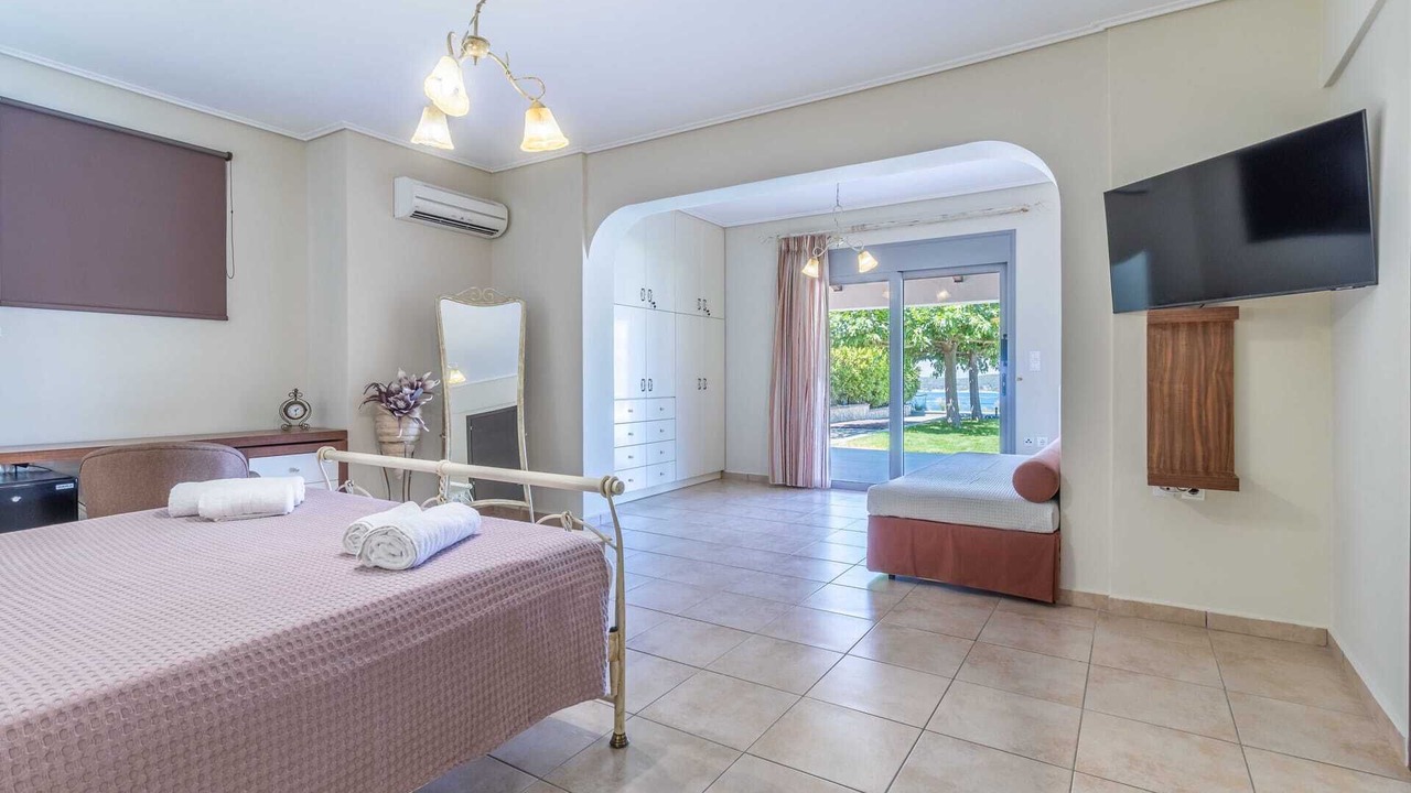 Photo of Bedroom in Limni Vouliagmenis