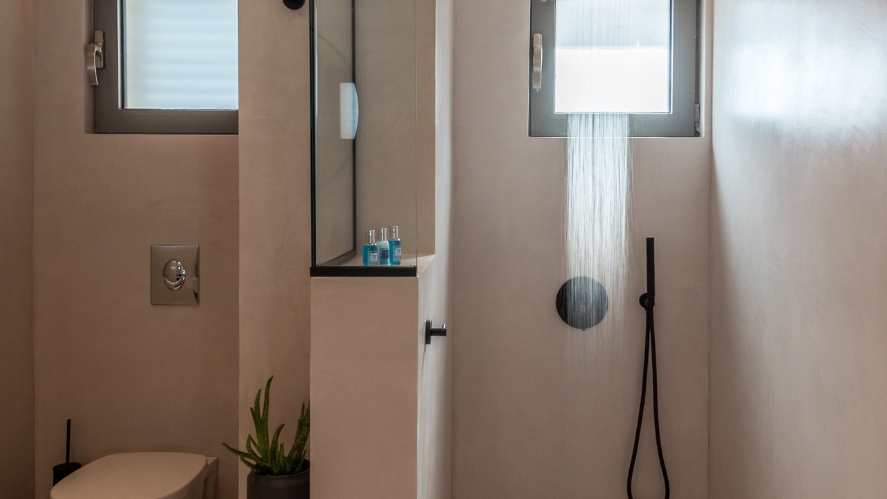 Photo of Bathroom in Alimos