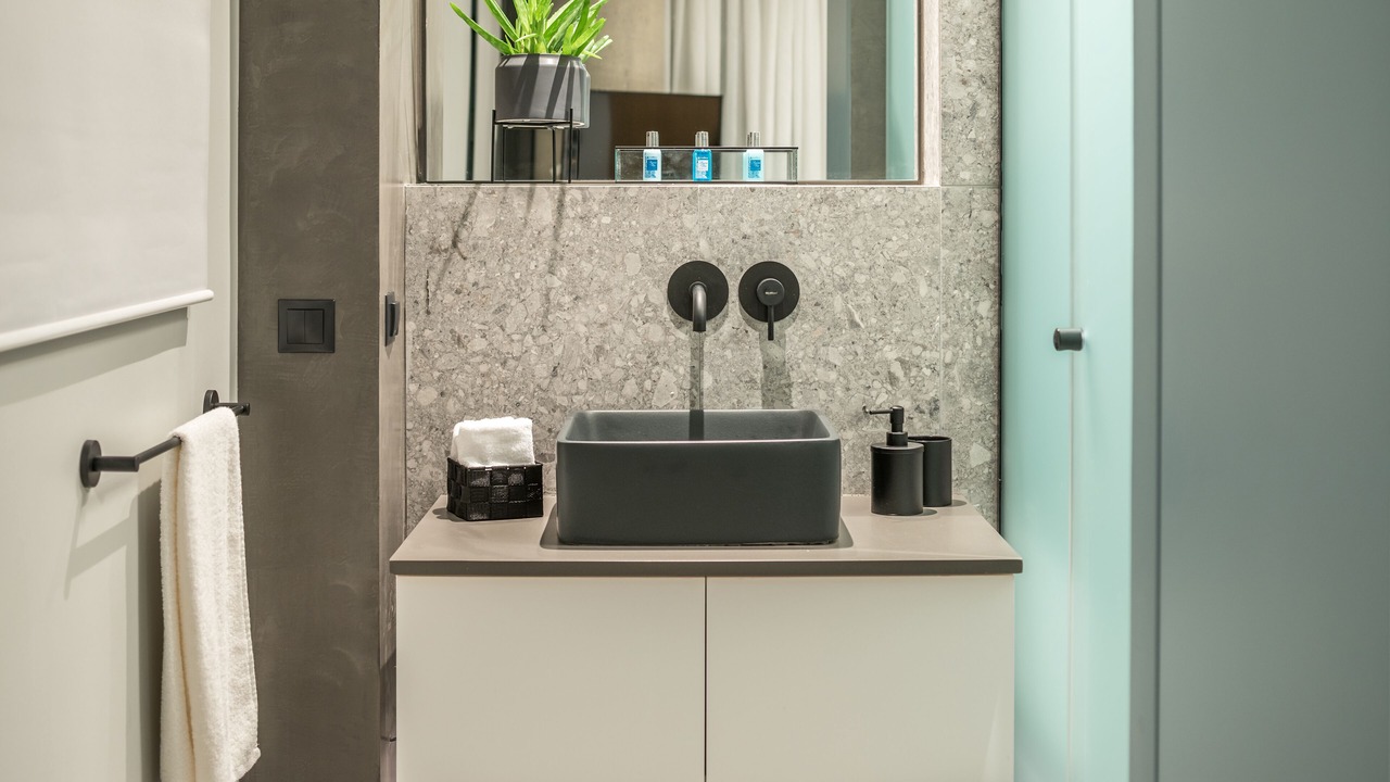Photo of Bathroom in Alimos
