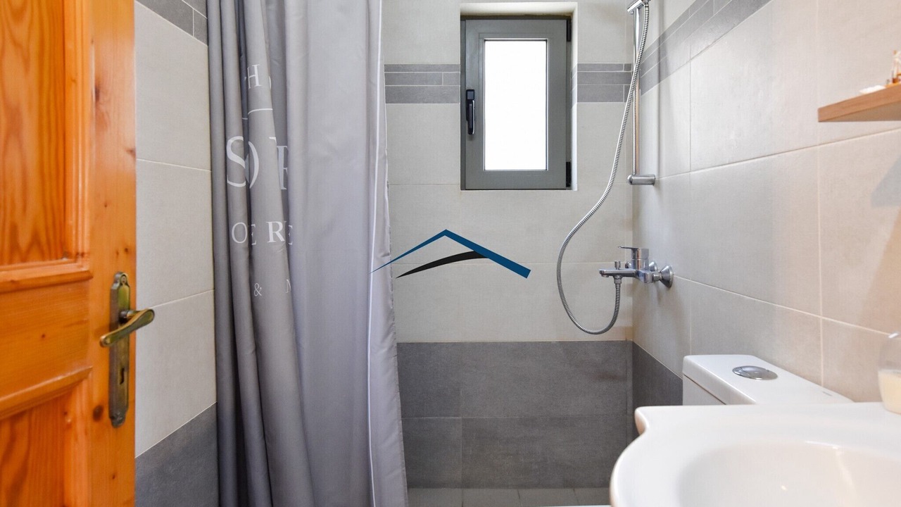 Photo of Bathroom in Kea