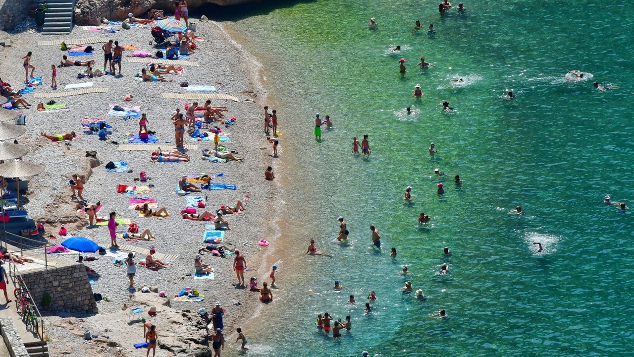 Photo of Others in Nees Pagases