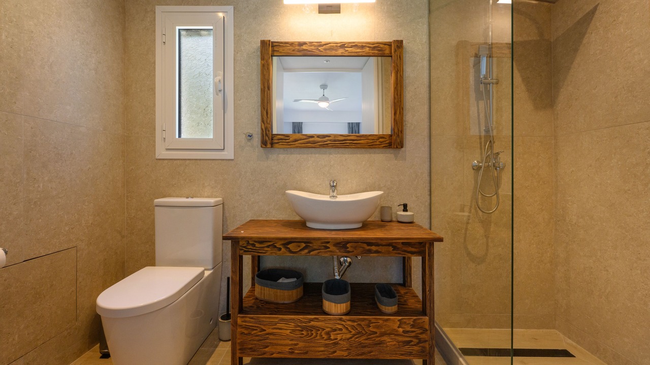 Photo of Bathroom in Petriti