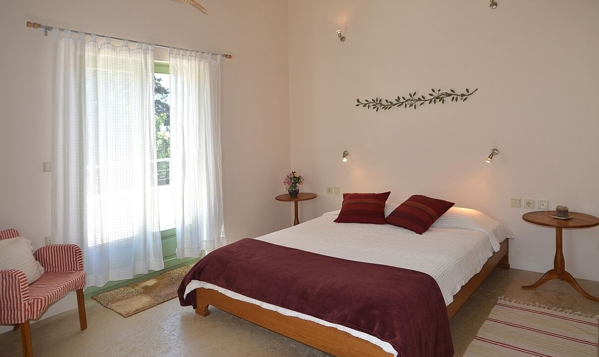 Photo of Bedroom in Armenoi