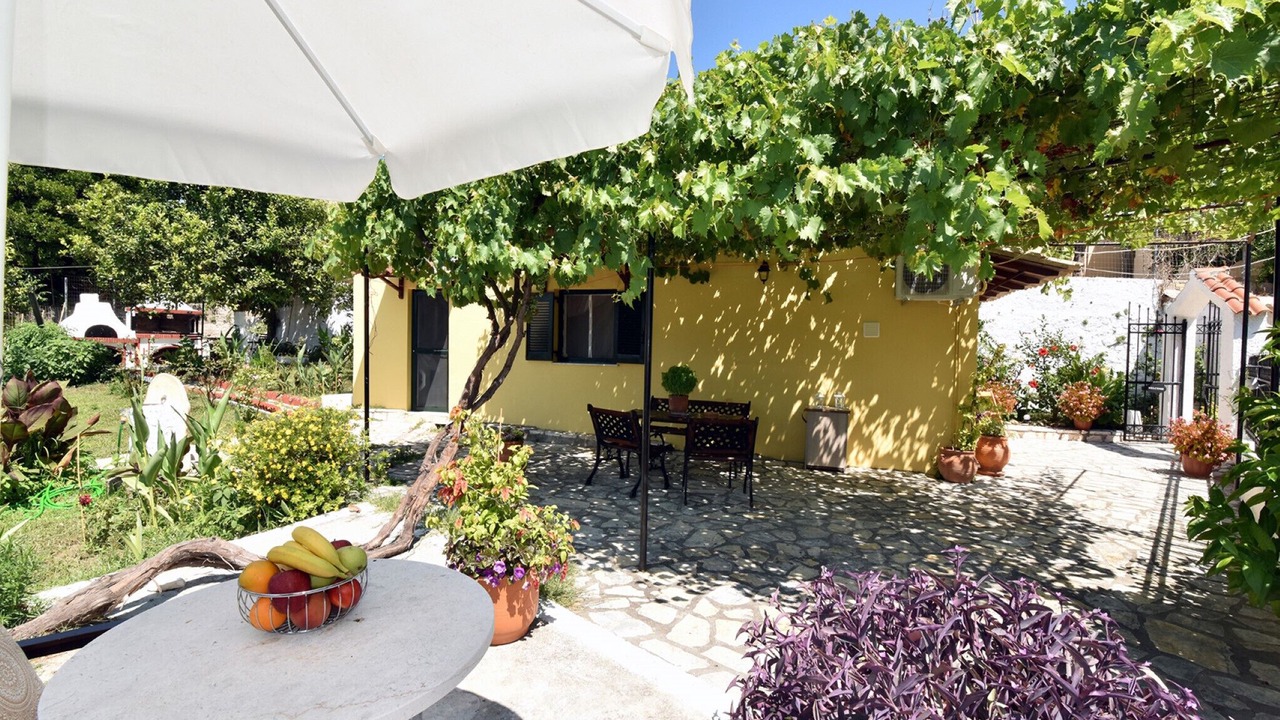 Photo of Outdoor in Antipernoi