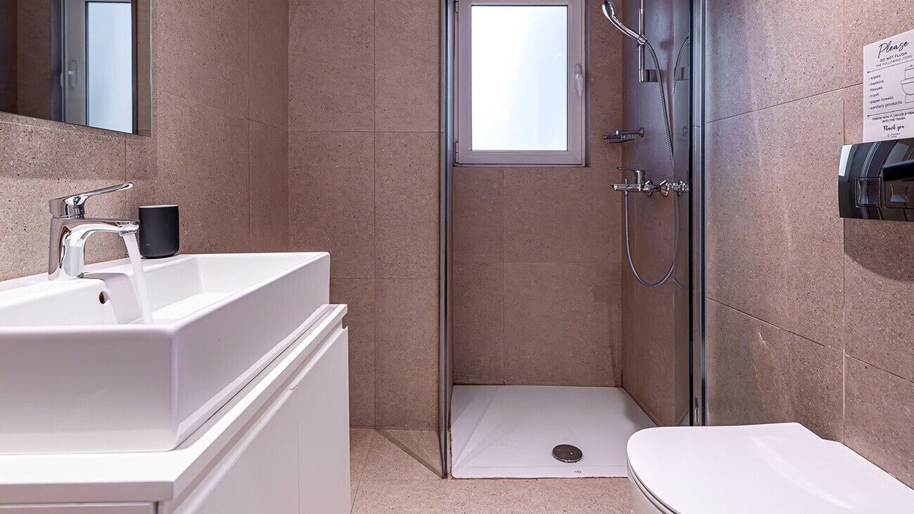 Photo of Bathroom in Ampelokipoi