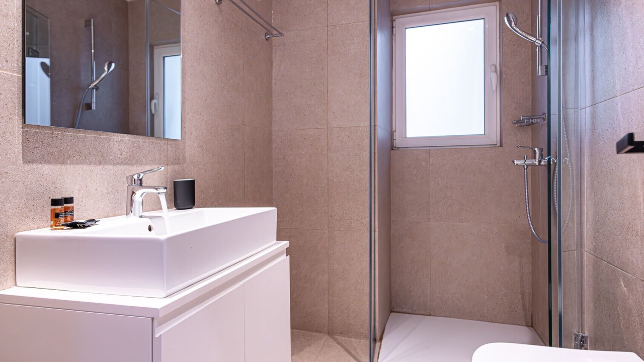 Photo of Bathroom in Ampelokipoi