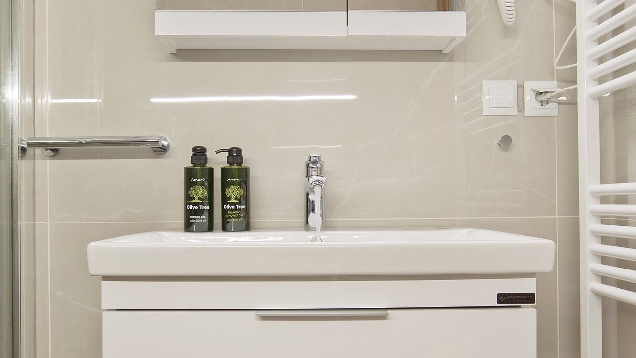 Photo of Bathroom in Argyroupoli